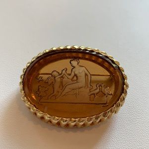 Vintage Intaglio Reverse Carved Glass Brooch Goldette
